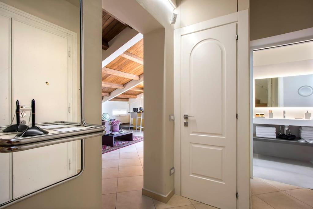 Appartamento Exclusive Views From A Sunny Attic Apartment! Roma
