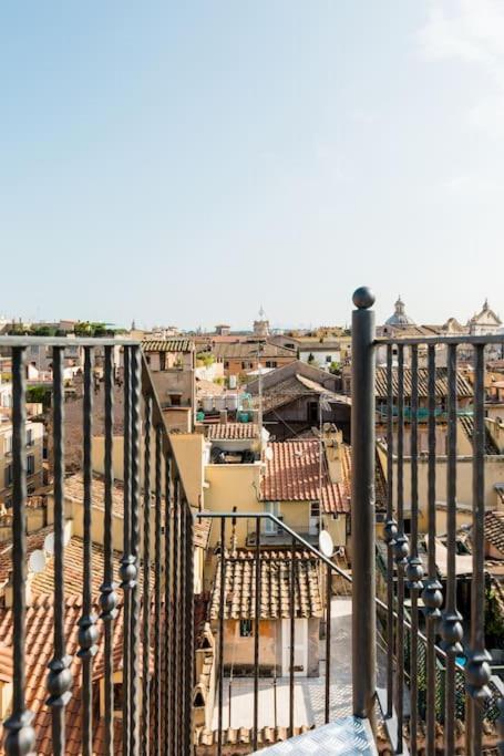 Appartamento Exclusive Views From A Sunny Attic Apartment!