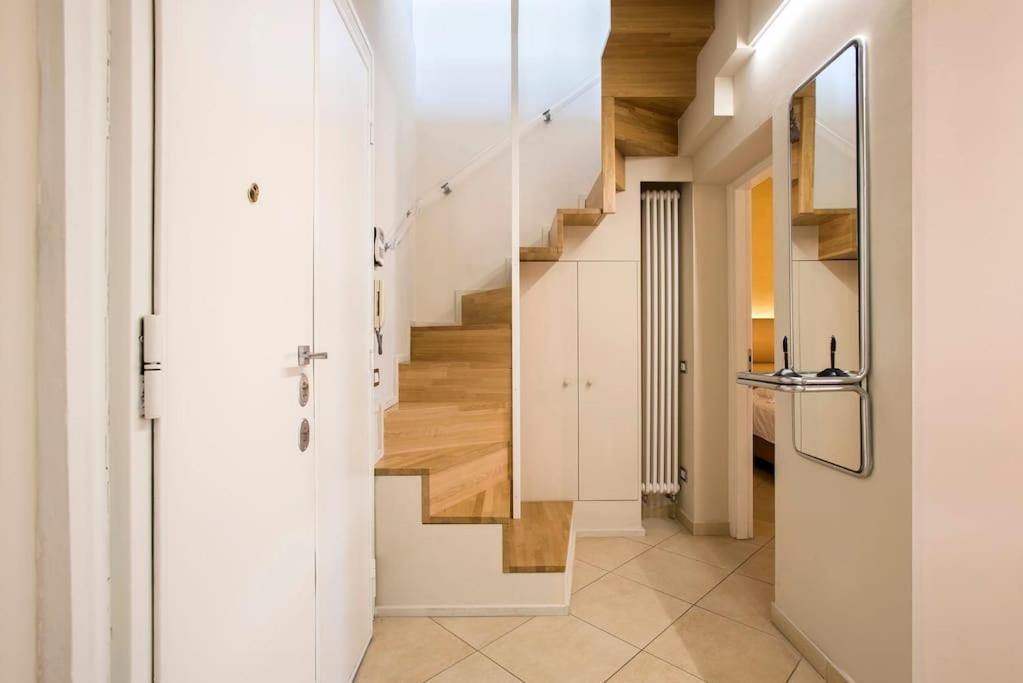 Exclusive Views From A Sunny Attic Apartment! Appartamento