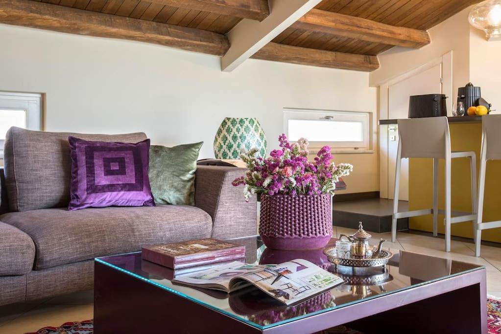 Appartamento Exclusive Views From A Sunny Attic Apartment! *