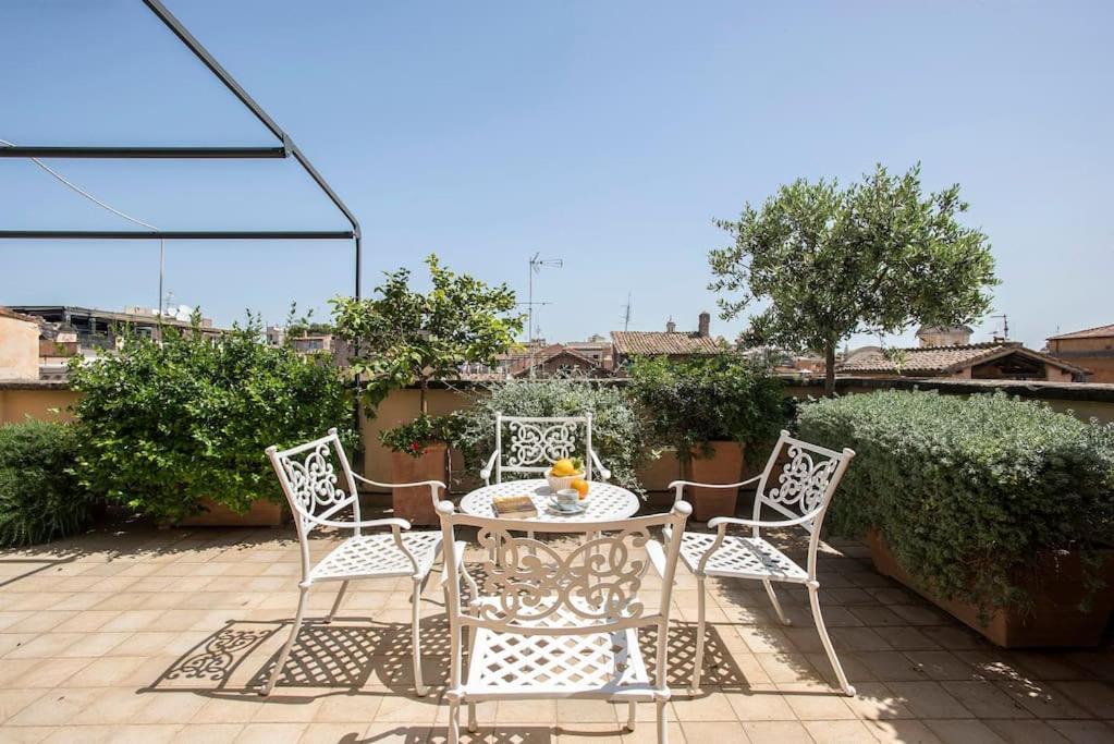 Exclusive Views From A Sunny Attic Apartment! Apartamento